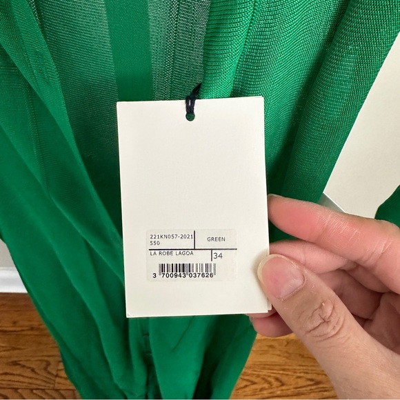 Jacquemus
ribbed-panel off-shoulder dress green size fr34- US 2. NWT - Picture 6 of 8